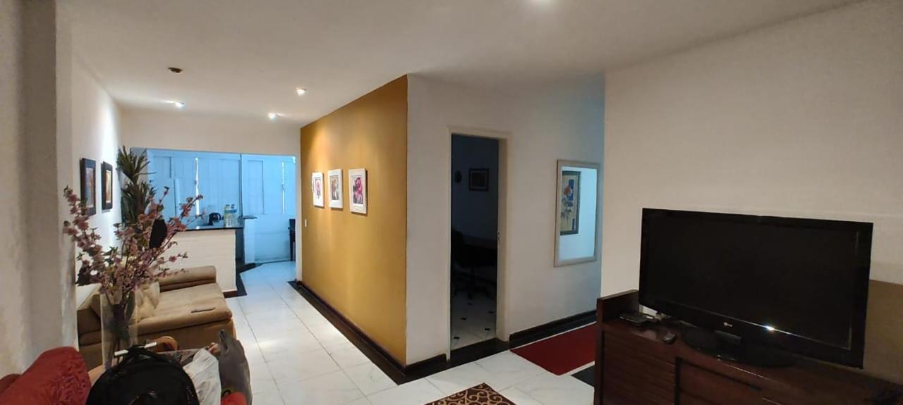 Apto Copacabana, 3 Quartos, 1 Quadra Da Praia, Posto 5 Apartamento