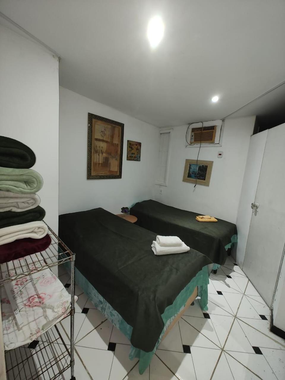 Apto Copacabana, 3 Quartos, 1 Quadra Da Praia, Posto 5 *